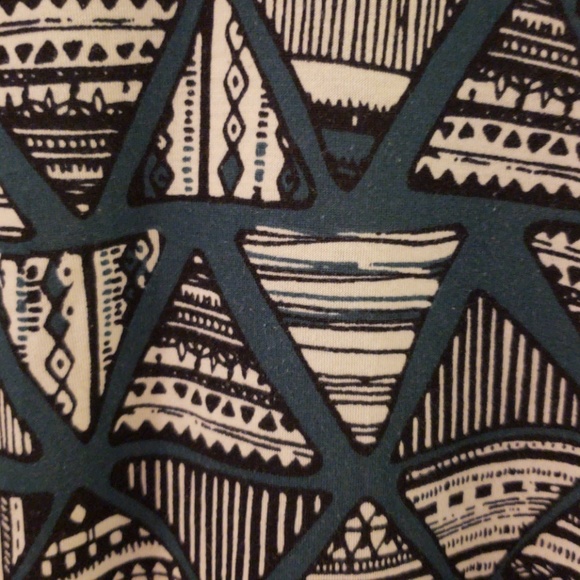 LuLaRoe Randy (baseball tee) - Picture 2 of 3